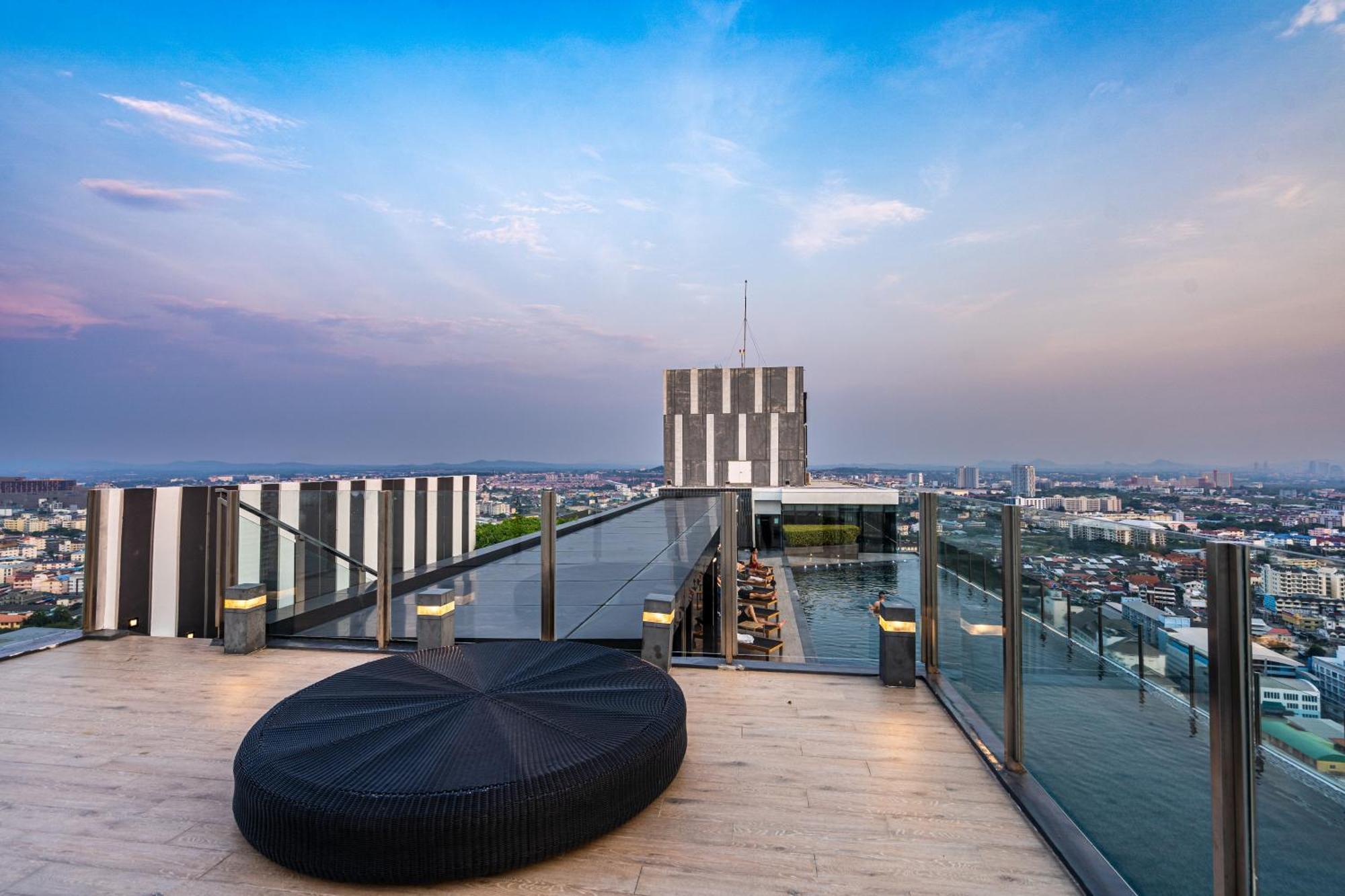 The Base Pattaya By Nami Aparthotel Exterior foto